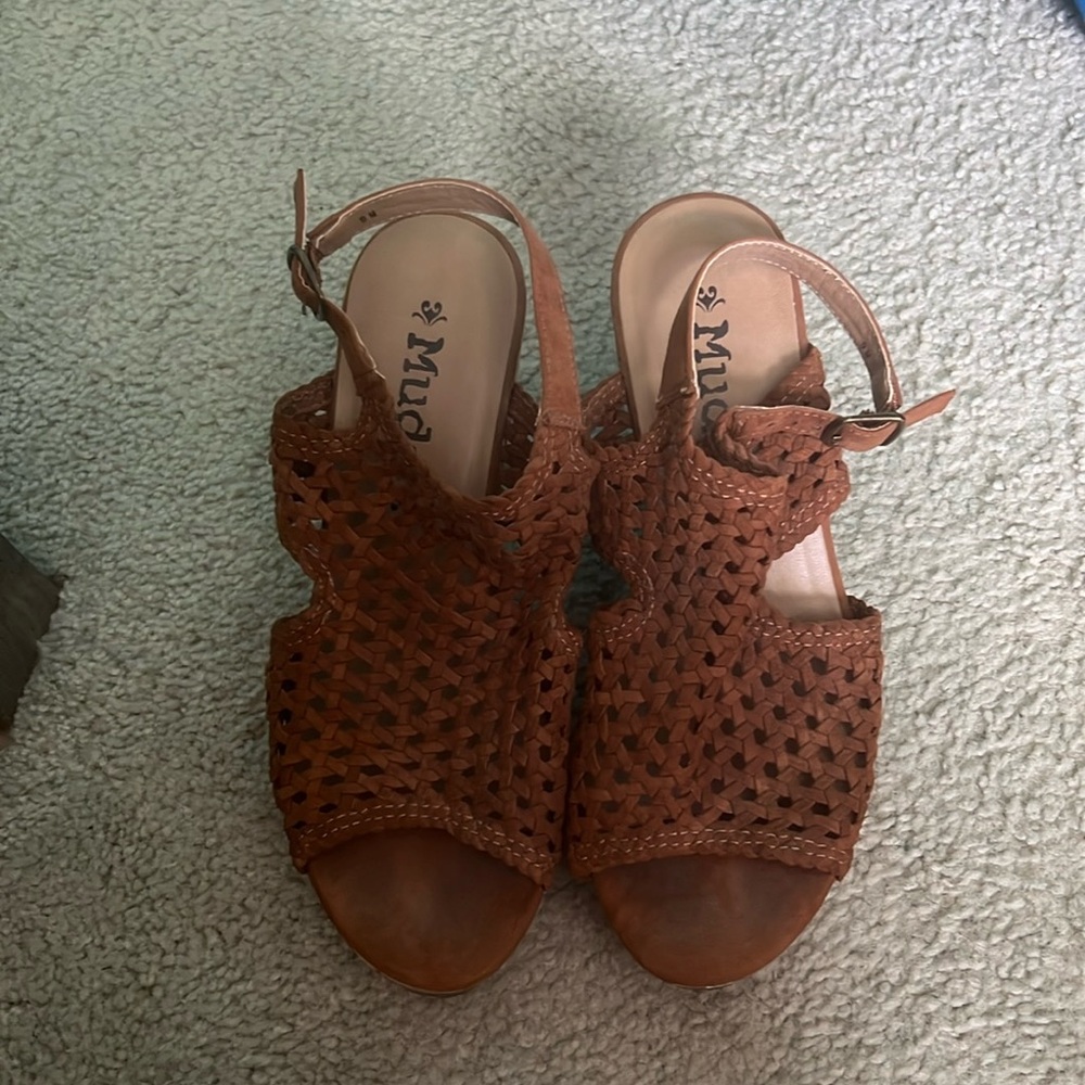 Mudd Brown Woven Wedges